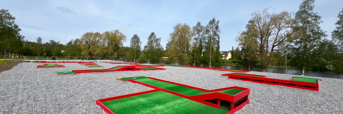 Minigolfbanan öppnad!